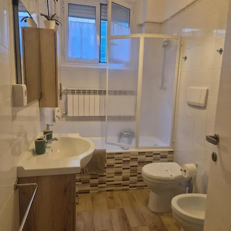 La Casetta Di Laura Al Gemelli-vaticano Apartment *